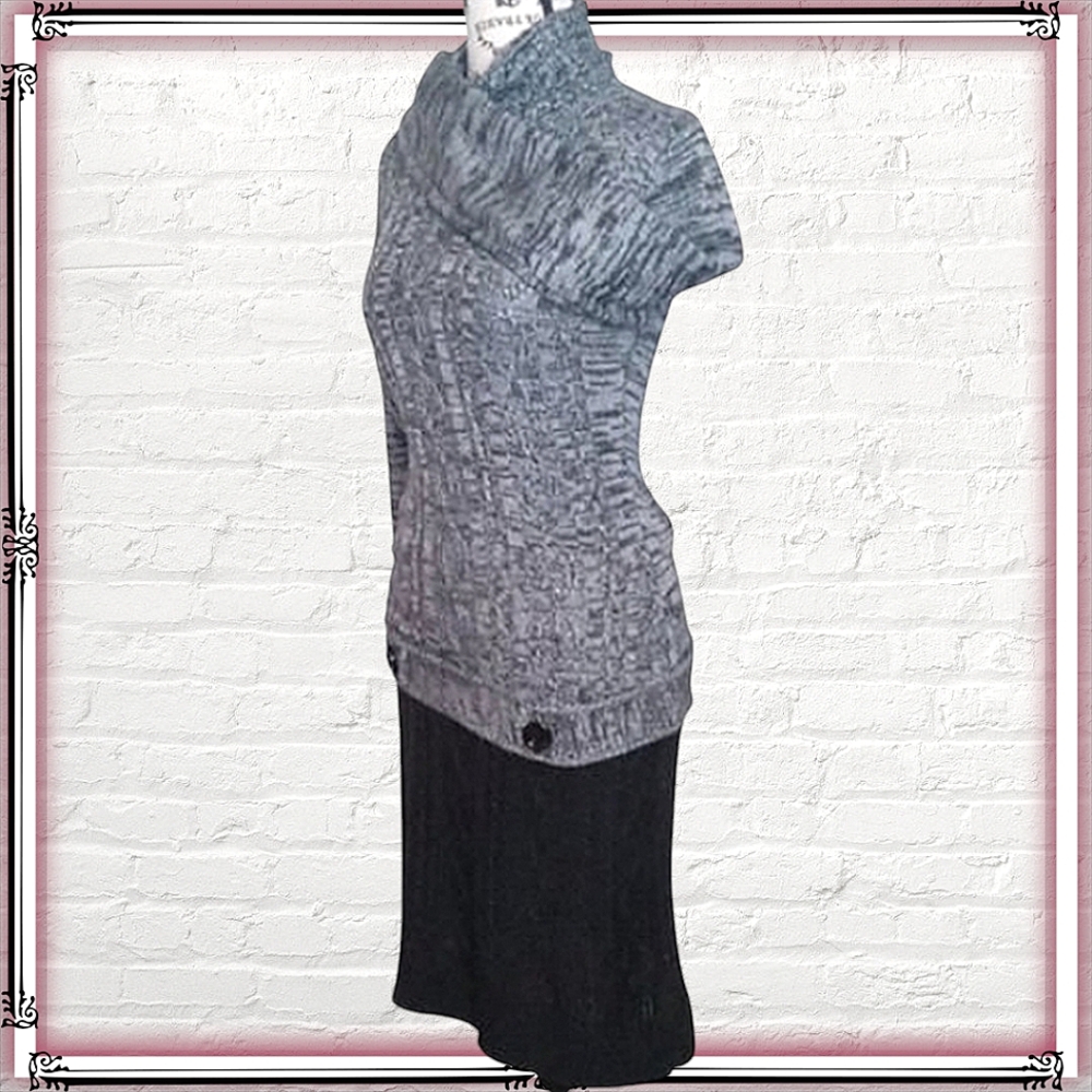 Iz Byer Drop Waist Color Block Turtleneck Sweater… - image 3